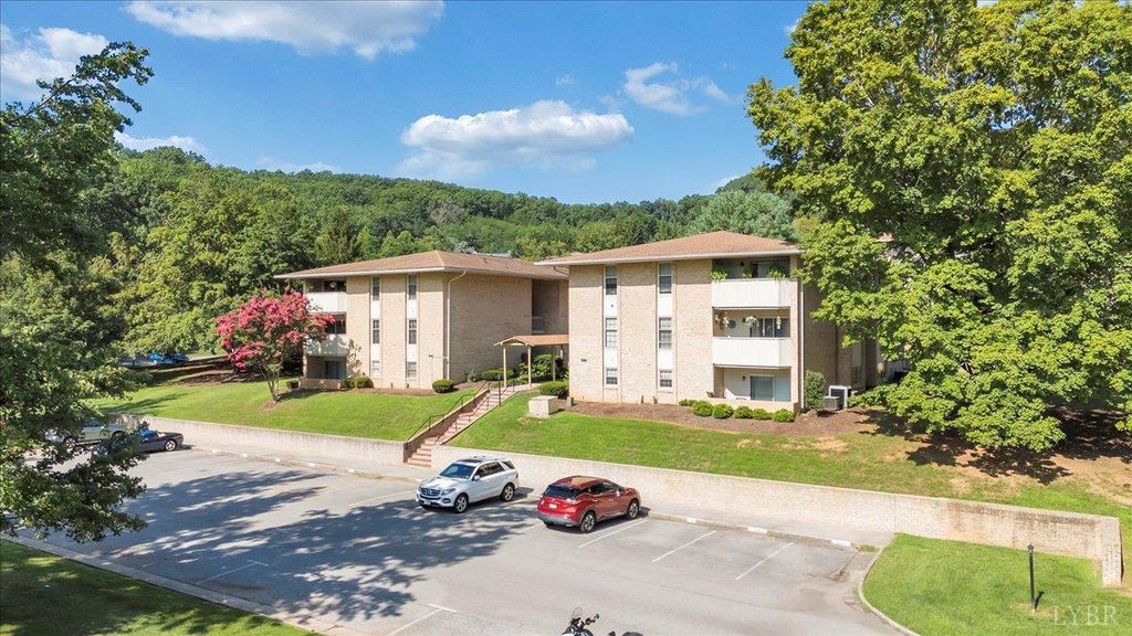 5260 Crossbow Circle 7C, Roanoke, VA 24018