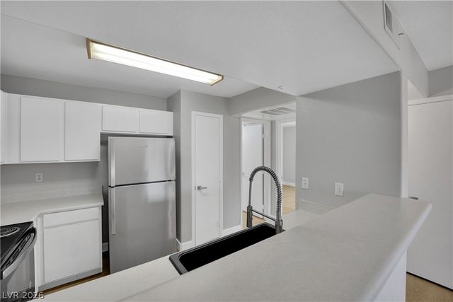 2300 East Silverado Ranch Boulevard 2113, Las Vegas, NV 89183