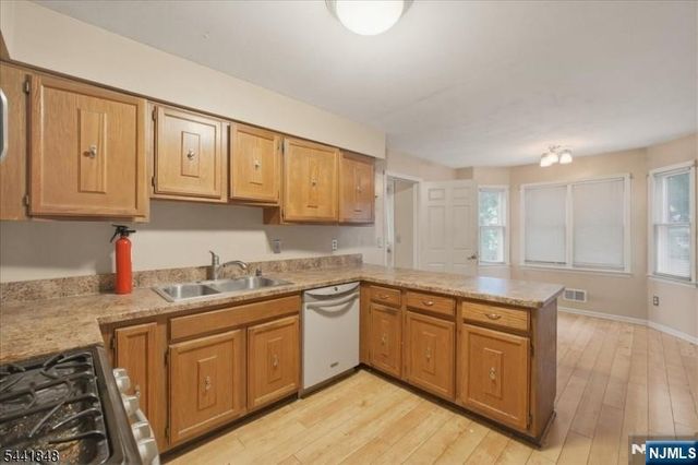 28 Amherst, Wayne, NJ 07470