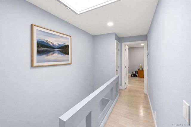 63 Acorn Ponds Drive, Roslyn, NY 11576