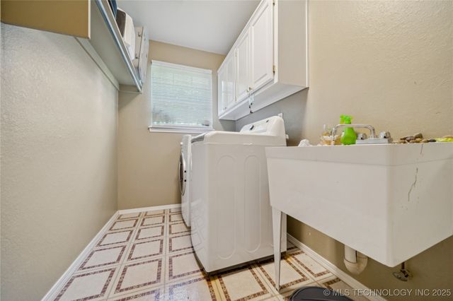 3725 W Freeport Street, Broken Arrow, OK 74012