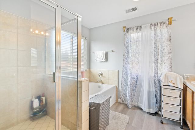 3931 E Hillcrest Avenue, Visalia, CA 93292