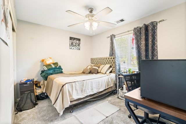 3931 E Hillcrest Avenue, Visalia, CA 93292