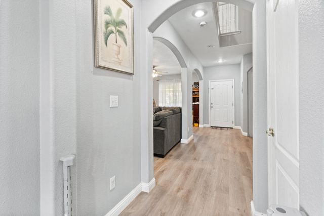 3931 E Hillcrest Avenue, Visalia, CA 93292