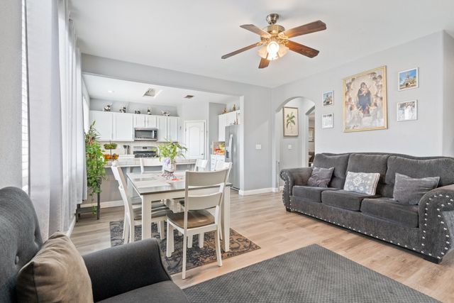 3931 E Hillcrest Avenue, Visalia, CA 93292
