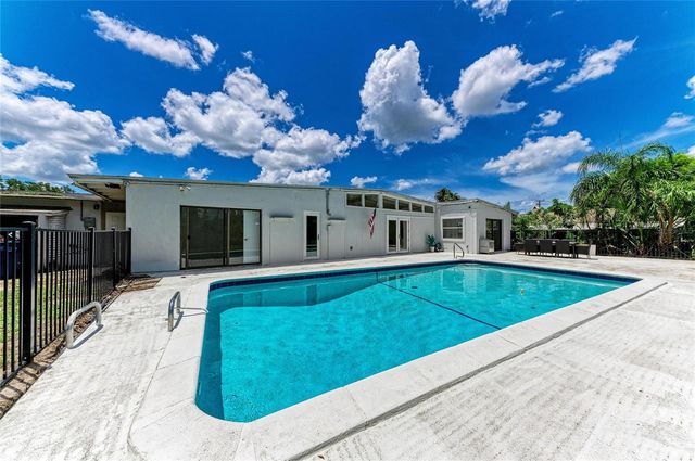 413 WHITFIELD AVENUE, Sarasota, FL 34243