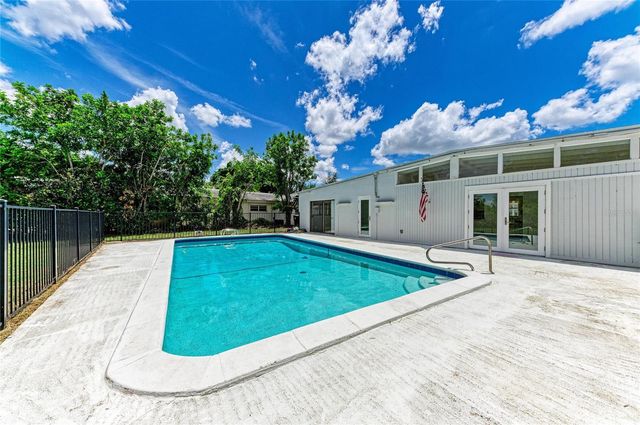 413 WHITFIELD AVENUE, Sarasota, FL 34243