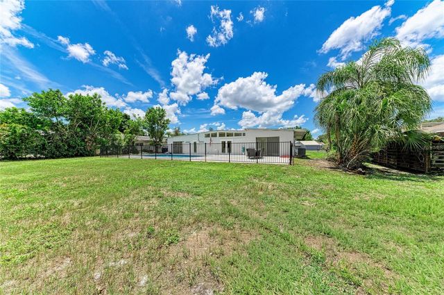413 WHITFIELD AVENUE, Sarasota, FL 34243