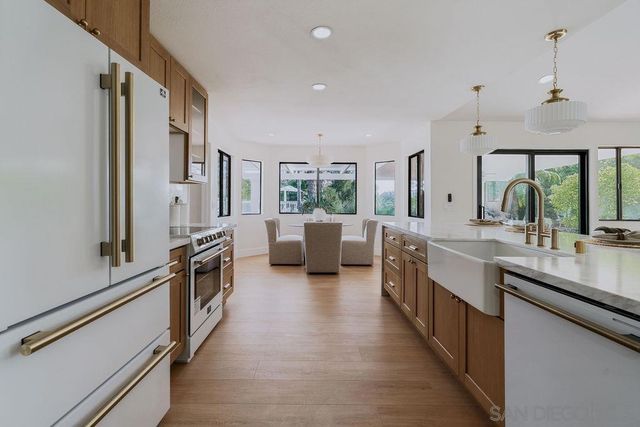 1451 Ventana Dr, Escondido, CA 92029