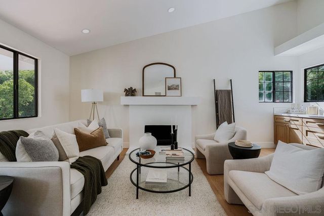 1451 Ventana Dr, Escondido, CA 92029