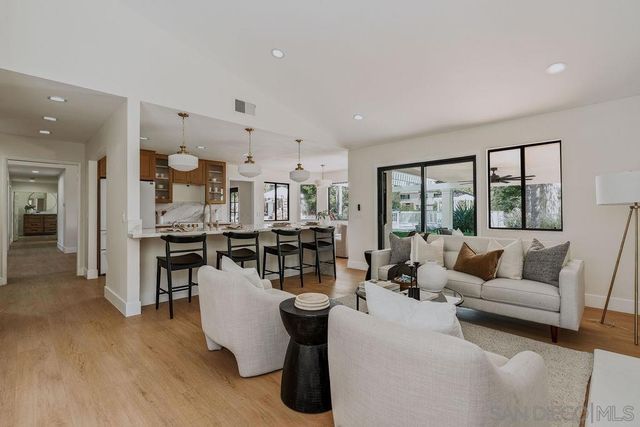 1451 Ventana Dr, Escondido, CA 92029