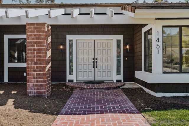 1451 Ventana Dr, Escondido, CA 92029