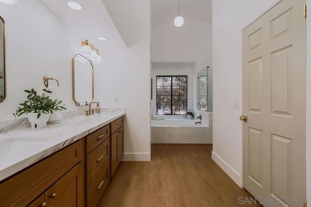 1451 Ventana Dr, Escondido, CA 92029