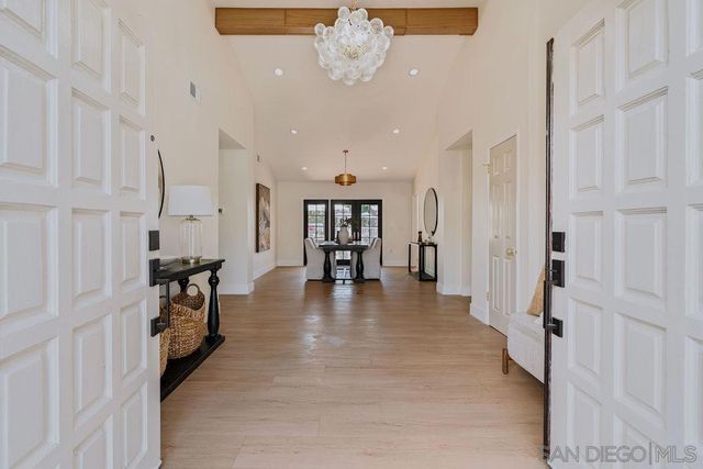 1451 Ventana Dr, Escondido, CA 92029