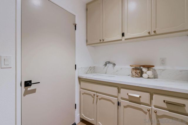 1451 Ventana Dr, Escondido, CA 92029
