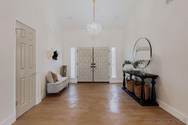 1451 Ventana Dr, Escondido, CA 92029