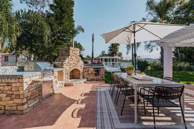 1451 Ventana Dr, Escondido, CA 92029