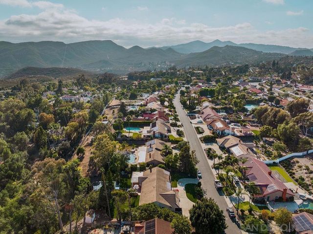 1451 Ventana Dr, Escondido, CA 92029