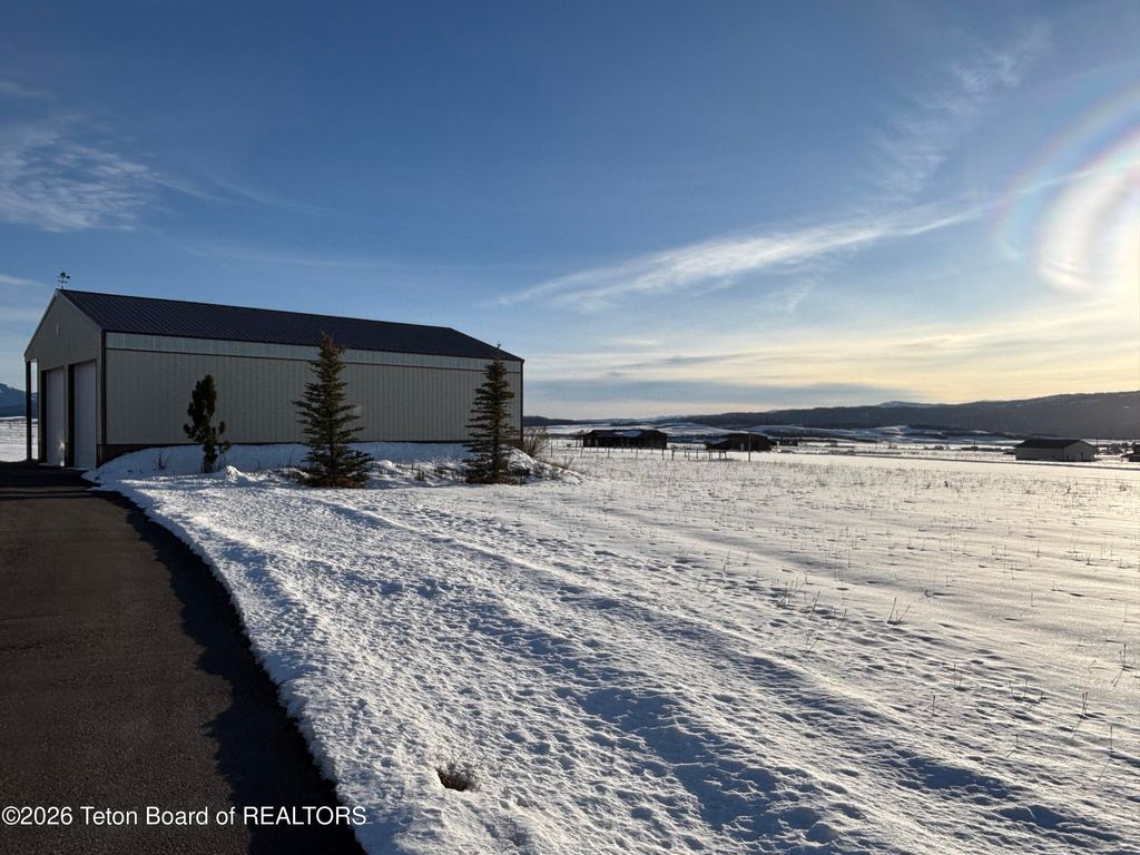 431 SHOOTING STAR Drive, Bedford, WY 83112 photo 32