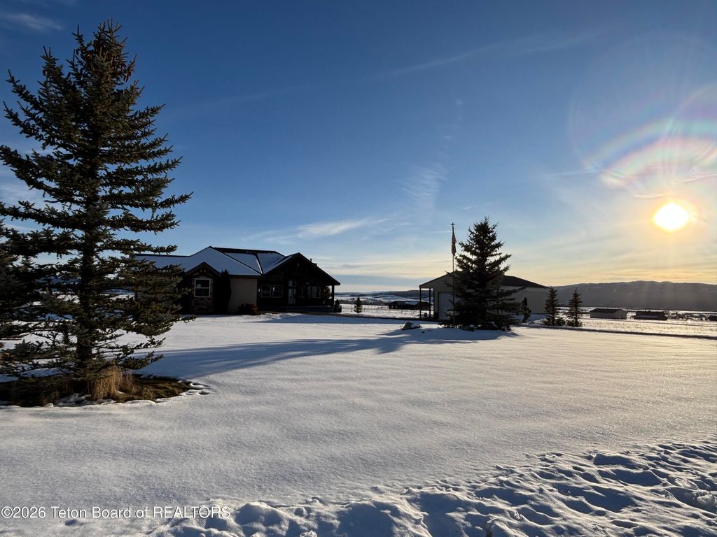 431 SHOOTING STAR Drive, Bedford, WY 83112 photo 4