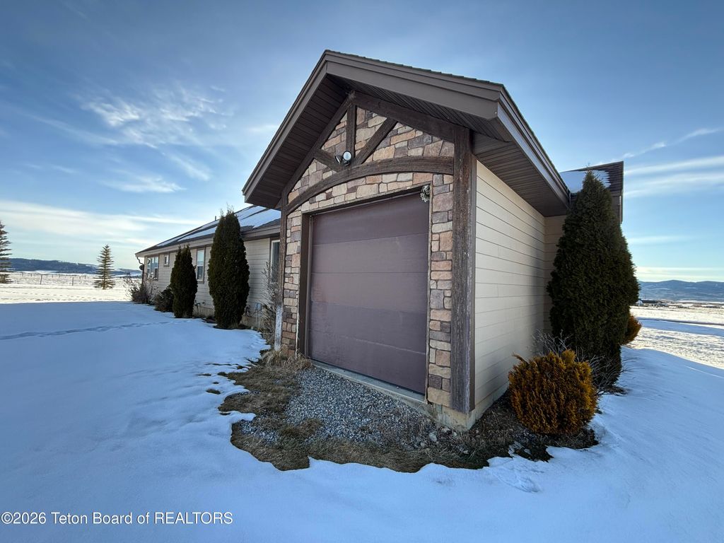 431 SHOOTING STAR Drive, Bedford, WY 83112 photo 8