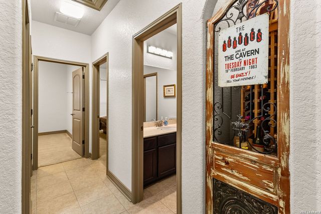 1703 Nightshade, San Antonio, TX 78260