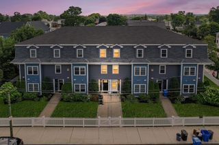 172 Bright St 3, Waltham, MA 02453