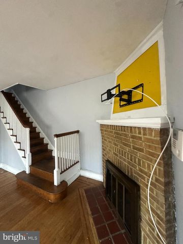 15 S WYCOMBE AVE, Lansdowne, PA 19050