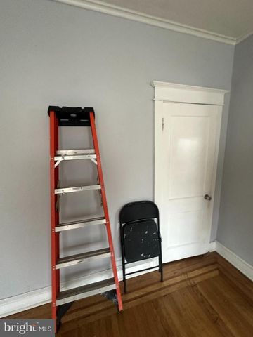 15 S WYCOMBE AVE, Lansdowne, PA 19050