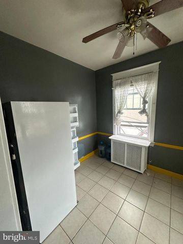 15 S WYCOMBE AVE, Lansdowne, PA 19050