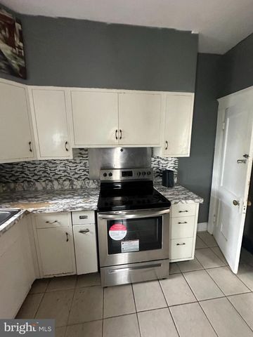 15 S WYCOMBE AVE, Lansdowne, PA 19050