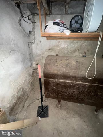 15 S WYCOMBE AVE, Lansdowne, PA 19050