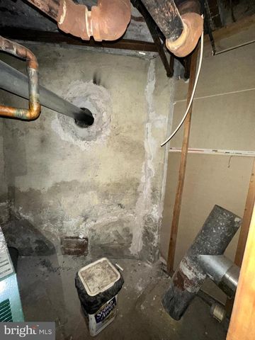 15 S WYCOMBE AVE, Lansdowne, PA 19050