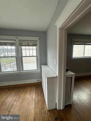 15 S WYCOMBE AVE, Lansdowne, PA 19050