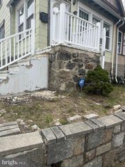 15 S WYCOMBE AVE, Lansdowne, PA 19050