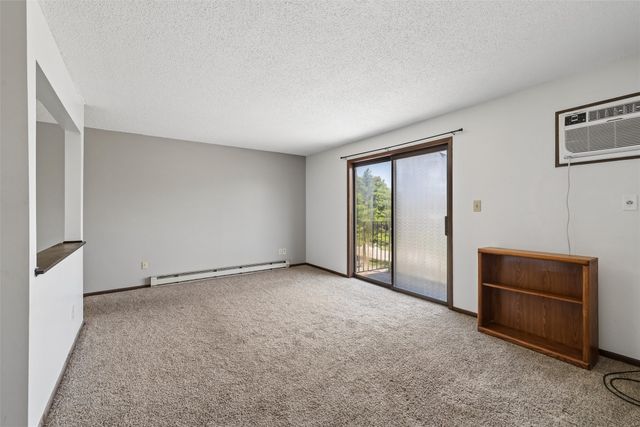 1831 Fuller Road 21, West Des Moines, IA 50265