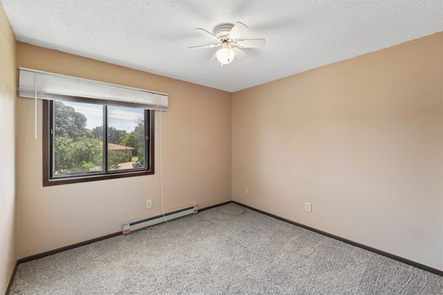 1831 Fuller Road 21, West Des Moines, IA 50265