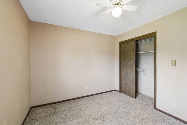 1831 Fuller Road 21, West Des Moines, IA 50265