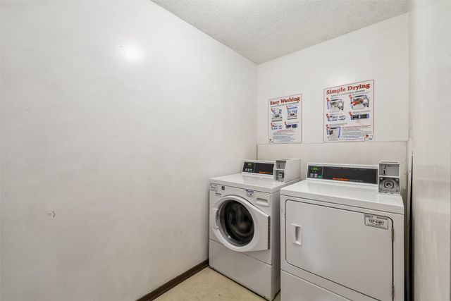 1831 Fuller Road 21, West Des Moines, IA 50265