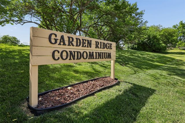 1831 Fuller Road 21, West Des Moines, IA 50265