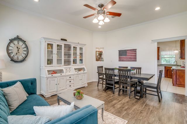 144 Howard Newby Lane, Springtown, TX 76082