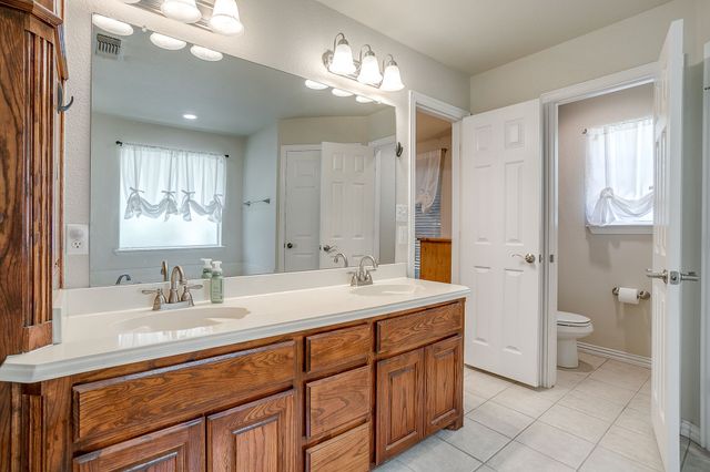 144 Howard Newby Lane, Springtown, TX 76082