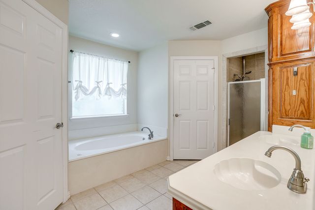 144 Howard Newby Lane, Springtown, TX 76082