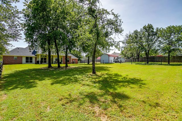 144 Howard Newby Lane, Springtown, TX 76082