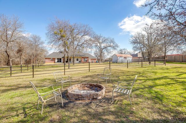 144 Howard Newby Lane, Springtown, TX 76082
