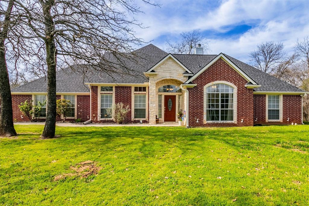 144 Howard Newby Lane, Springtown, TX 76082