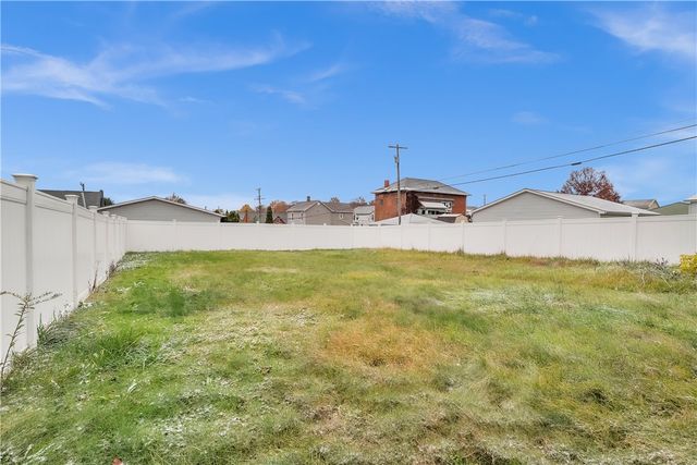 2101 Walnut Dr, Derry Twp, PA 15650