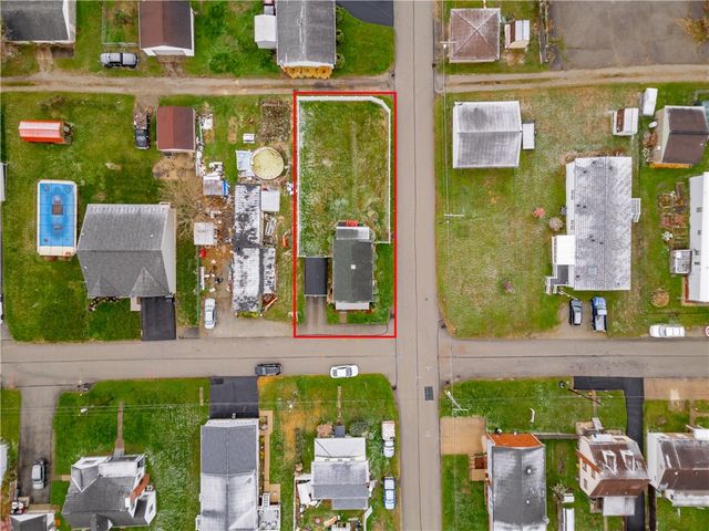 2101 Walnut Dr, Derry Twp, PA 15650