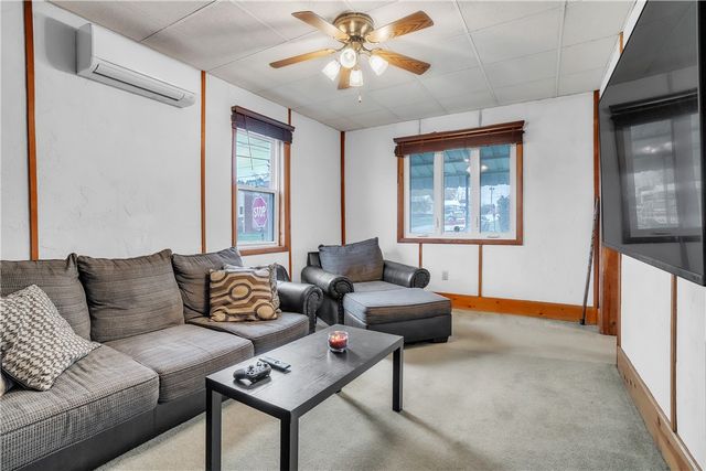 2101 Walnut Dr, Derry Twp, PA 15650