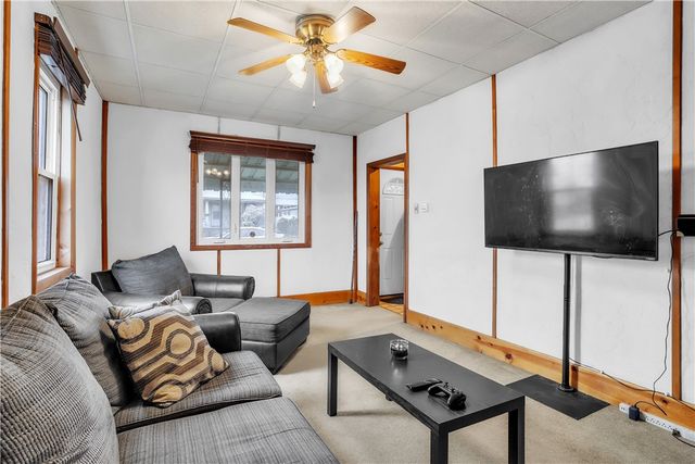 2101 Walnut Dr, Derry Twp, PA 15650